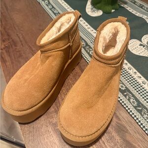 Cushionaire Women’s Tan Suede Plush-Lined Ankle Boot